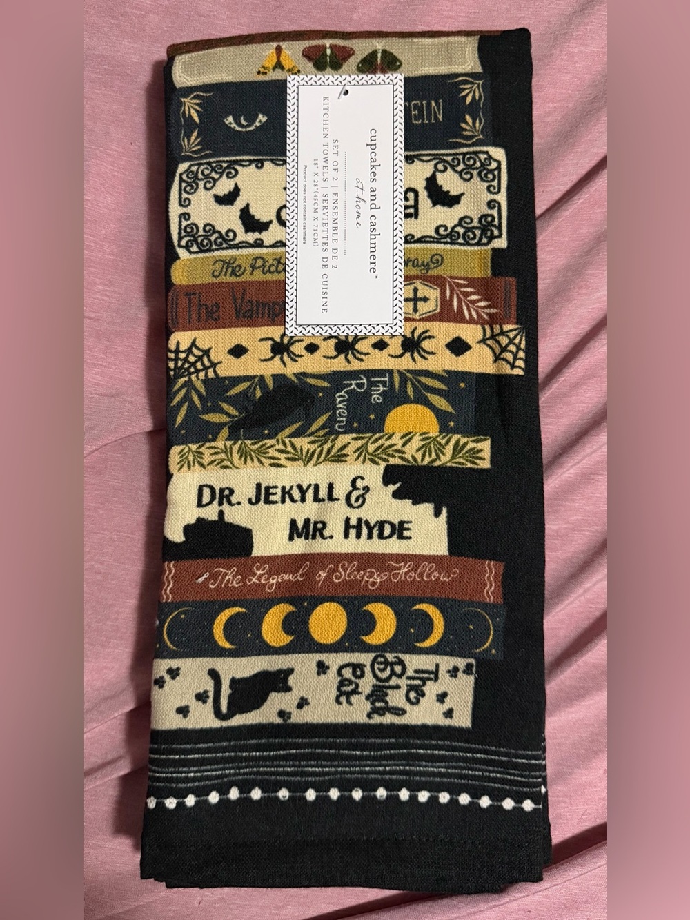 ✨NWT✨ Cupcakes & cashmere: Set of 2 Kitchen Towels